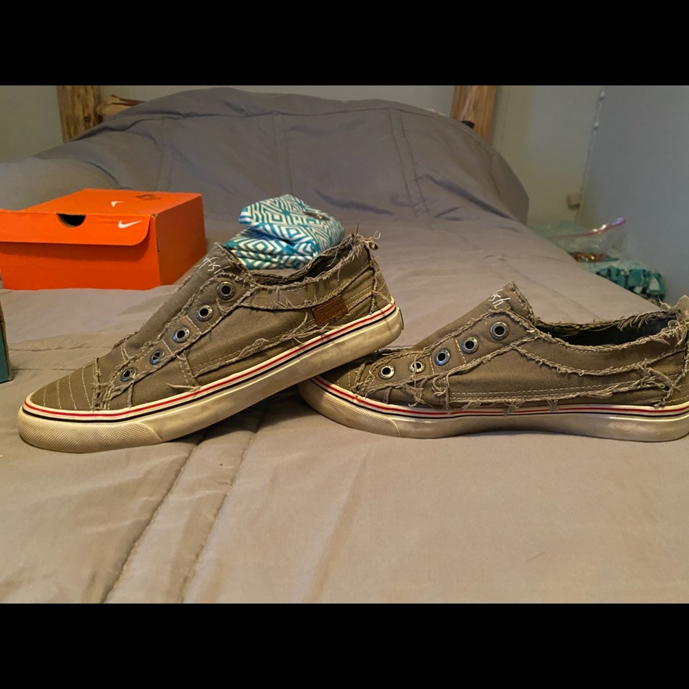 Blowfish army green shoes